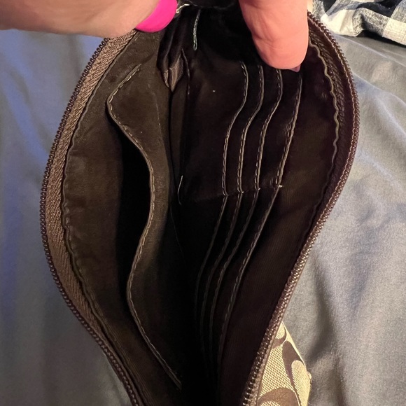 Coach signature brown wristlet bag - Picture 4 of 4